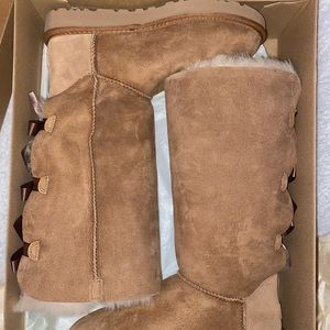 UGG